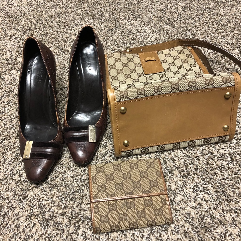 Authentic Vintage Gucci Purse with wallet